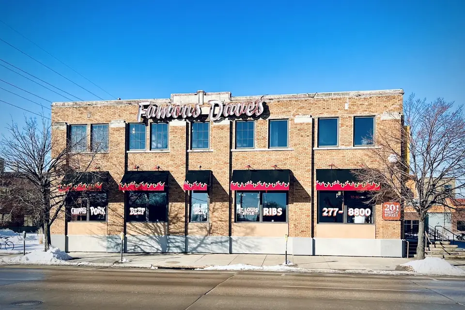 Famous Dave's Bar-B-Que
