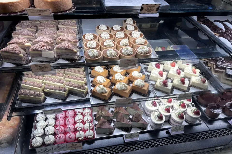 Breka Bakery & Café - Bute