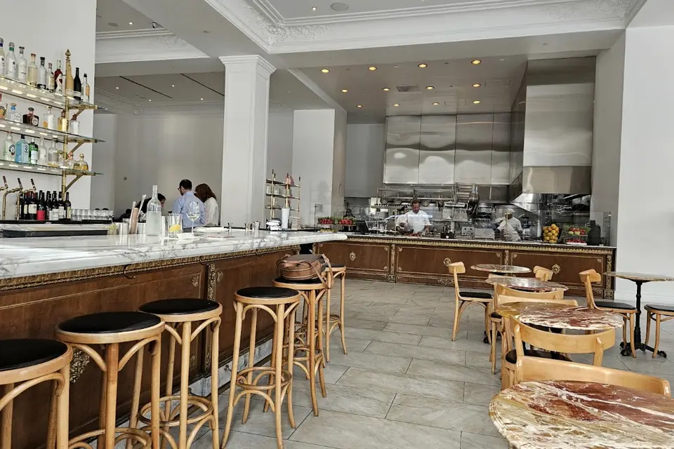 Bottega Louie