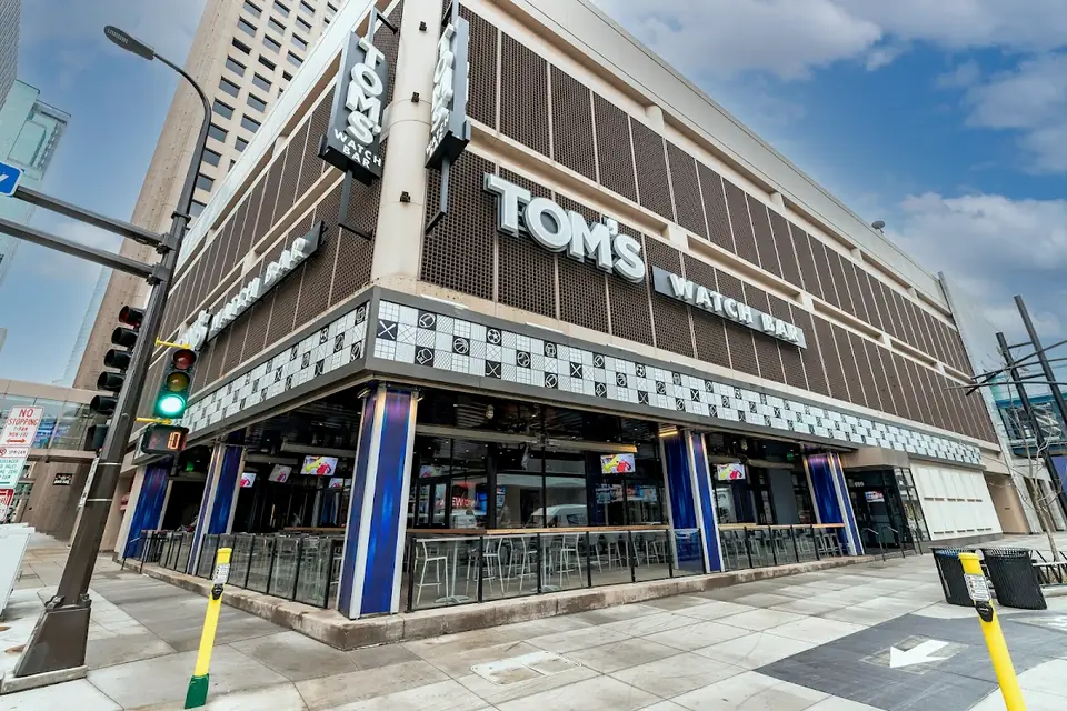 Tom's Watch Bar