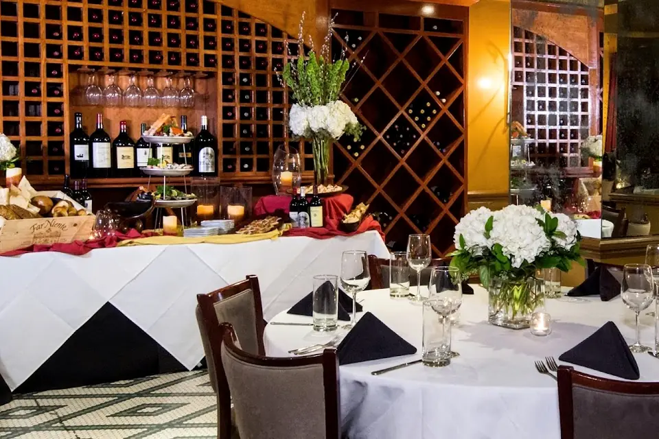 Flight Restaurant and Wine Bar